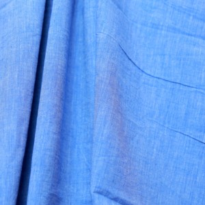 Tela de Algodón Khadi 100% Orgánica Tejida a Mano, Peso Medio 105 GSM, Hecha a Mano, Azul Claro, Transpirable, de Secado Rápido y Ecológica - Product Image 2