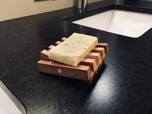 Porte-savon en bois artisanal avec trous d'égouttage Accessoire de bain durable - Product Image 2