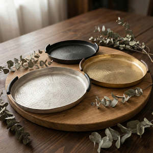 Collection Ramadan : Plateaux de service ronds en métal avec poignées, finition brossée argent, or, noir, pour usage résidentiel, pour servir des friandises à l'Aïd - Product Image 6