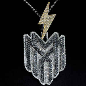 โซ่เชื่อมโยงระดับมืออาชีพสไตล์คิวบาพร้อมจี้โลโก้3D สีดำและสีขาวเริ่มต้นกำหนดเองเพชรโมอิสชุบทอง - Product Image 6