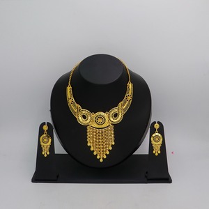 Fournitures de bijouterie Bijoux indiens pour femmes Parure de bijouterie de mariage Dubai plaqué rhodium Vente en gros de boucles d'oreilles dubai en cuivre - Product Image 4