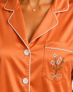 Ensemble de pyjama en satin orange personnalisé par le fabricant, vêtements de nuit en soie pour femmes, broderie florale, nœud, boutons, manches courtes, ensemble de vêtements de nuit - Product Image 5