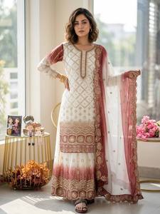 Ensemble Kurta en Rayonne Brodé Blanc et Rouge pour Femme – Tenue Traditionnelle Indienne et Pakistanaise Longueur Ras du Sol Coupe Classique Toutes Saisons - Product Image 3