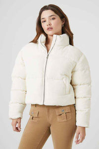 Chaqueta Acolchada Elegante para Mujer, Abrigo de Invierno con Capucha, Cierre de Cremallera, Mangas Largas, Capa Exterior Suave de Poliéster para Uso Diario - Product Image 3