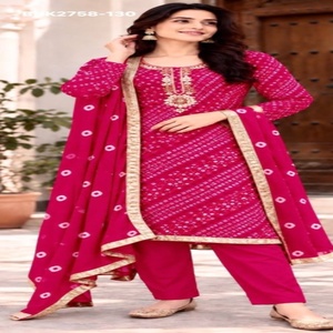 Conjunto de Kurti Recto de Rayón de Alta Calidad con Estampado y Detalles Hechos a Mano, Pantalón a Juego y Dupatta con Borde de Encaje y Estampado - Proveedor Indio - Product Image 1