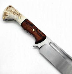 Herramienta utilitaria para exteriores hecha a mano con punta larga de acero, con acero al carbono y mango de madera. - Product Image 2