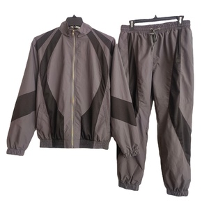 Vente chaude Dernier Patch Personnalisé Travail Nylon Survêtement Coupe-Vent Veste Surdimensionnée et Pantalon de Survêtement Coupe-Vent Survêtements pour Hommes - Product Image 1