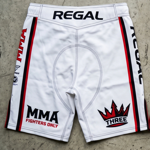 Pantalones Cortos de MMA Regal Three para Hombre, Sublimación Personalizada, Unisex, para Artes Marciales, Corte Regular, para Boxeo - Product Image 2