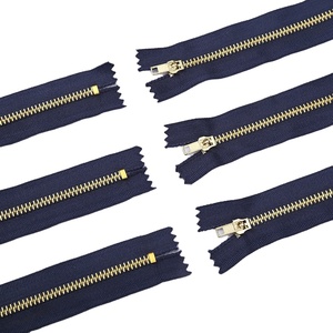 Vente en gros de produits de haute qualité 5 #   Fermeture éclair en métal 20 cm pour sacs, jeans, robes, curseurs de fermeture éclair personnalisés - Product Image 1