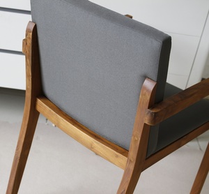 Silla de Comedor Urbana con Estructura de Madera de Teca Sólida y Asiento Tapizado para Uso Doméstico en el Comedor - Product Image 5