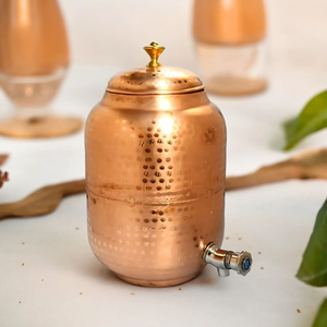 Jarra de Agua Potable 100% Cobre Puro, Contenedor de Almacenamiento de Gran Capacidad con Salida Suave para Uso Diario en Restaurantes y Hoteles - Product Image 1