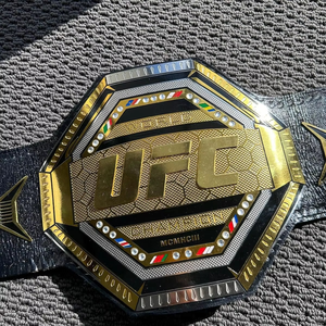 Cinturón de Campeonato UFC en Oferta, Cinturón de Lucha Libre Personalizado, Cinturones de Metal de Zinc y Latón para Campeonatos de Peso Pesado - Product Image 1