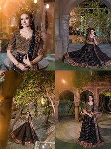 Lehenga Choli Maxi Noir Vintage Brodé à Pois pour Femme, en Tissu Modal, à Ourlet Évasé, Réversible, Coupe Classique, pour Mariage et Fête - Product Image 4