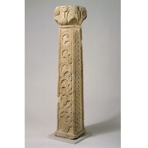 Escultura de pilar de madera tallada a mano, columna tallada floral vintage, decoración arquitectónica rústica, pedestal, madera alta inspirada en la antigüedad - Product Image 1