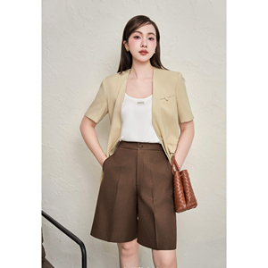 Pantalones Cortos Bermuda de Poliéster Teñido Liso de Estambre Marrón Casual para Mujer, de Cintura Alta, a la Rodilla, con Corte Entallado, ODM OEM EVAN - Product Image 2