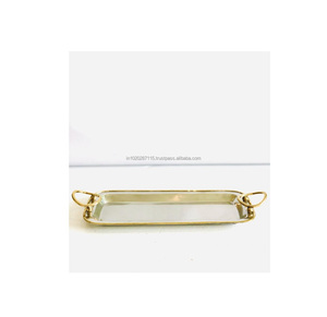 Bandeja de servicio de latón redonda Vintage con acabado dorado, detalles ricos, adecuada para hoteles de lujo, resorts, restaurantes, hospitalidad - Product Image 5