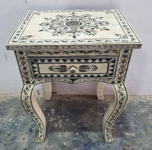 Table d'appoint en os ciselé et peint à la main, disponible à prix de gros dans chaque catégorie. - Product Image 1