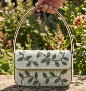 Bolso de Hombro Premium con Bordado de Rosas Rosadas y Cuentas, para Fiestas, Eventos, Regalos, Bolso de Mano Moderno, Bolso Clutch, Accesorios de Moda para Mujer - Product Image 6