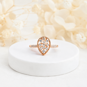 Anillo de Cóctel de Lujo en Oro de 14K con Forma de Flor y Piedras Brillantes, Joyería Fina para Mujer, Colección para Bodas y Fiestas - Product Image 2