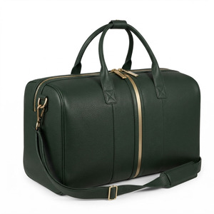 Bolsa de Viaje de Fin de Semana Moderna de Cuero con Correa de Hombro Desmontable, Herrajes de Primera Calidad y Amplio Compartimento de Viaje - Product Image 3