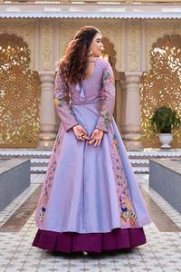 Lehenga Choli de Diseño Igual, Tela de Seda Satén Pura, Estampado Digital con Patrón de Gran Volumen, Estilo Gujarati, Festivo y Especial para Adultos - Product Image 5