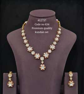 Conjunto de Collar y Pendientes Kundan 12737, Chapado en Oro, con Circonita Cúbica en Forma de Pera, Perla de Imitación, Estilo Floral para Bodas y Fiestas - Product Image 2