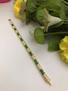 Pulsera Elegante de Perlas Auténticas de Latón de Primera Calidad con Baño de Oro, Diseño Moderno para Fiestas, Bodas y Eventos, para Mujer - Product Image 5
