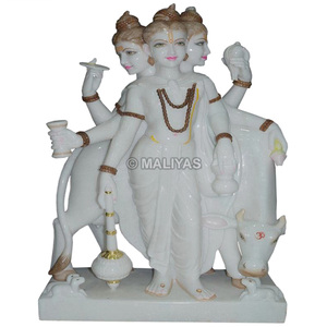 Estatua de Lord Dattatreya en Mármol Blanco con Vaca Kamadhenu |   Murti de Dattatreya de Mármol Hecho a Mano para Templo |   MALIYAS - Product Image 2
