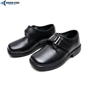 Emballage personnalisé, bottes scolaires de haute qualité avec dessus en cuir verni et synthétique, semelle intermédiaire et extérieure en caoutchouc, logo personnalisé - Product Image 4