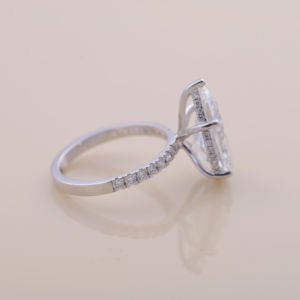 Anillo de Compromiso con Diamante Cultivado en Laboratorio de Corte Marquesa de 5.03CT, Oro Blanco, Rosa y Amarillo de 14K, Banda Pavé, Anillo Nupcial - Product Image 6