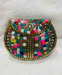 กระเป๋าคลัทช์วินเทจสไตล์อินเดียสำหรับงานกลางคืน  กระเป๋าโลหะสำหรับผู้หญิง  ตกแต่งด้วยโลโก้และลายโมเสกหิน  ทรงซองจดหมาย  สะพายไหล่ได้ - Product Image 4