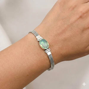 Pulsera de Cadena Bohemia Hecha a Mano con Baño de Plata 925 de Samrat Jewels para Mujer, con Ópalo Verde Ovalado Engastado en Bisel, Ajustable y Moderna - Product Image 3