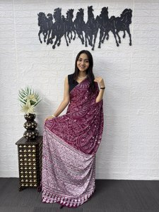 Green Silk Saree With Embroidery Traditional Women's Wear India Pakistan <b>Wedding</b> Engagement All Seasons - Product Image 1