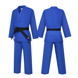 Traje Profesional de Karate para Artes Marciales con Costuras Reforzadas, Tela Transpirable y Cinturón Rojo Seguro - Product Image 1