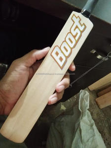 Batte de cricket miniature ZAP |   Mini batte de baseball légère en bois, ambidextre, au design moderne, idéale pour les cadeaux et souvenirs. - Product Image 6