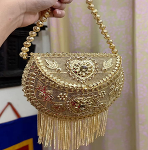 Pochette demi-lune en laiton décorée de pierres colorées et d'une chaîne, disponible à prix de gros. - Product Image 6