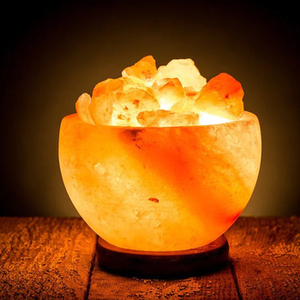 Décorez votre espace de vie avec une lampe en sel de l'Himalaya, alliant l'attrait des cristaux de sel naturel avec une ambiance chaleureuse. - Product Image 6