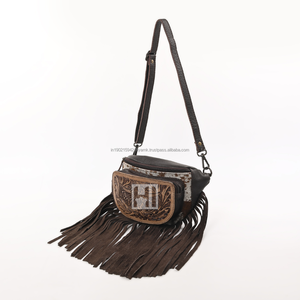 Sac banane vintage en cuir de vachette embossé, sac bandoulière avec franges en daim - Product Image 2