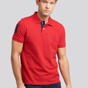 Polo de Manga Corta para Hombre, Color Rojo Sólido, Corte Regular, Estilo Casual, Algodón Piqué, Logotipo en la Manga Izquierda - Product Image 3