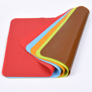 Convenient Anti-slip Heat-insulating Silicone Dining <b>Table</b> <b>Mat</b> With OEM/ODM Service Price Factory - Product Image 3