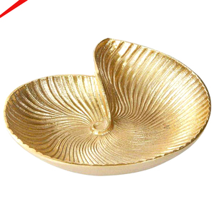 Plateau de service décoratif doré de forme unique et magnifique pour la décoration de table de mariage de luxe - Product Image 6