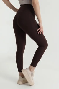 Legging de yoga noir uni taille haute avec jupe superposée, longueur intégrale, sans couture, extensible en Spandex/Nylon, séchage rapide, antibactérien - Product Image 4