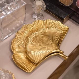 Bandeja de Servir de Latón Sólido Martillado a Mano con Grabado Decorativo para Uso en el Hogar, Hoteles y Bodas - Product Image 1