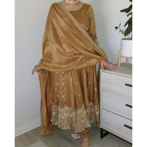 Ensemble robe de soirée de créateur - Bas et dupatta avec broderie lourde, taille XL - Product Image 3