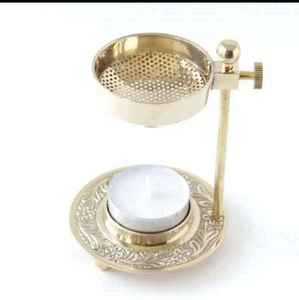 Brûleur à Bakhoor de style vintage avec couvercle, brûleur à encens traditionnel au charbon de bois pour la décoration du Majlis, disponible à la vente - Product Image 4