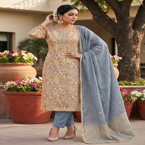 Ensemble pantalon et veste prêt-à-porter en coton Banarasi de qualité supérieure avec imprimé floral numérique et décolleté brodé à la main - Fournisseur indien - Product Image 1