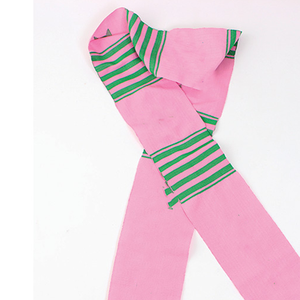 ผ้าคลุมไหล่สำเร็จการศึกษาแบบทอมือจากกานา ลายเคนเต้ สีชมพูเข้มและสีเขียวแอปเปิ้ล ทอสองชั้น ของแท้สำหรับชมรมนักศึกษา - Product Image 3