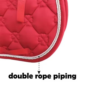 Tapis de selle pour cheval de qualité supérieure en coton et polyester avec sangle de maintien absorbant les chocs pour le dressage, le saut d'obstacles et l'équitation - Product Image 5