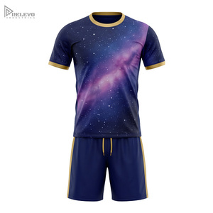 Conjunto de Uniforme de Fútbol Sublimado Personalizado Galaxy Nebula, Camiseta y Pantalones Cortos de Fútbol para Hombre, Estampado Espacial, Detalles Dorados, Equipación de Equipo, Poliéster/Algodón - Product Image 1