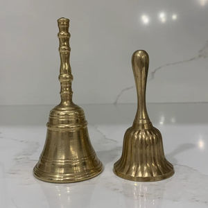 Campana de mano clásica de latón macizo para mostrador de recepción de hotel, atención a los huéspedes y servicio de restaurante con sonido claro y fuerte. - Product Image 1